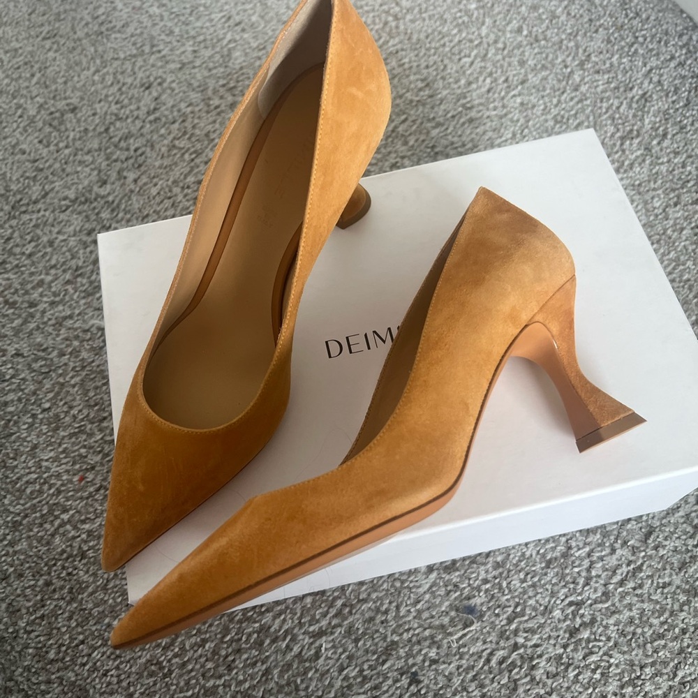 DEIMiLLE Mustard Suede Pointed-Toe Mid Heel Pump